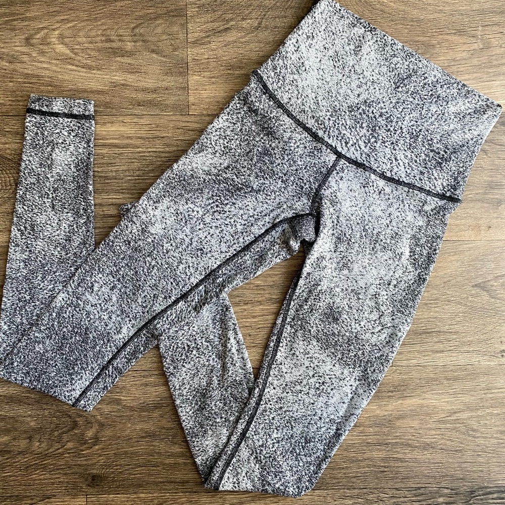 Lululemon Luon Spray Jacquard White Black Wunder Under Leggings